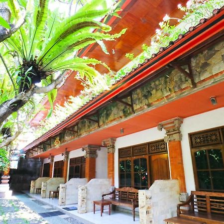 Inada Losmen Seminyak Buitenkant foto