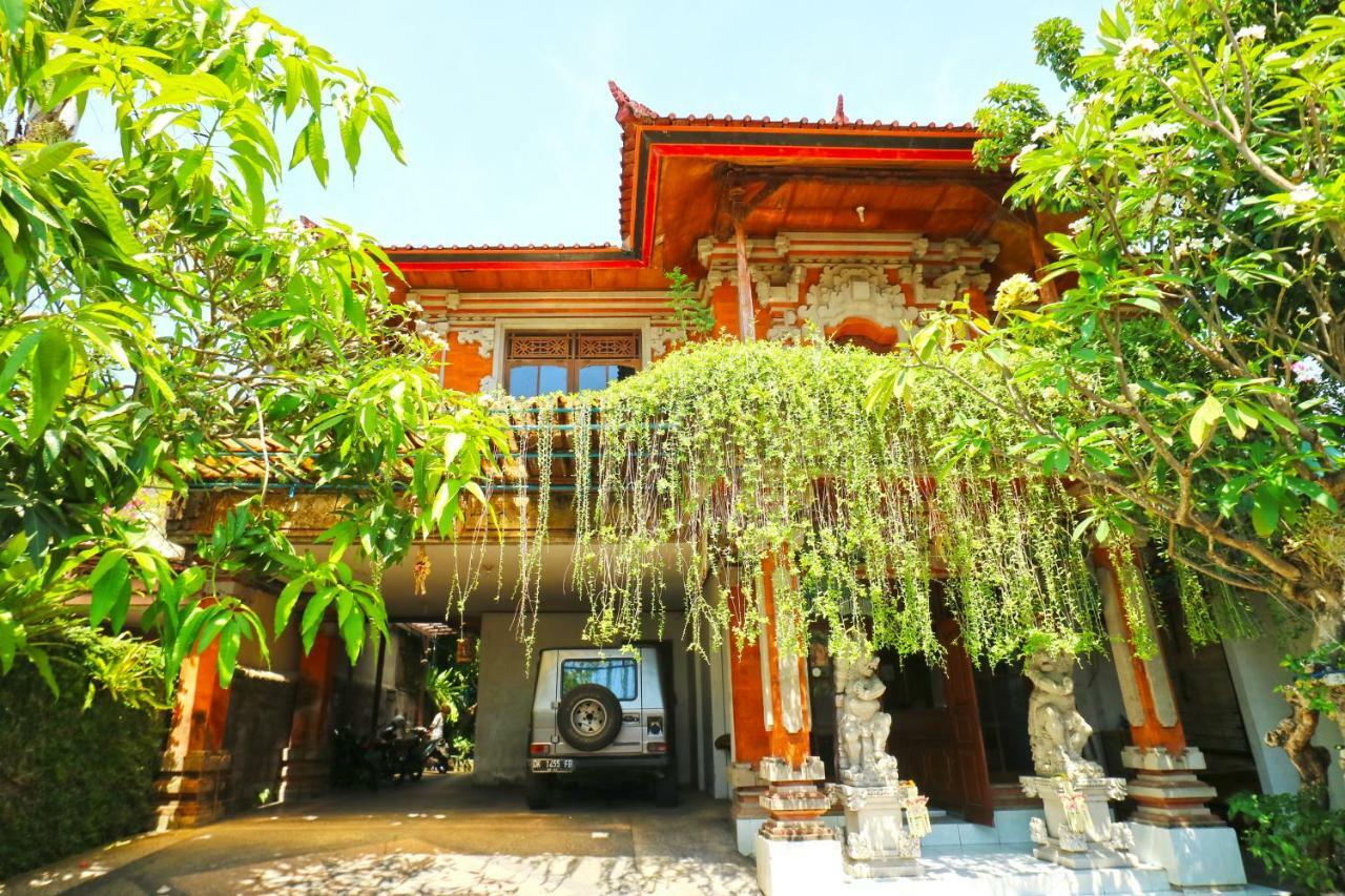 Inada Losmen Seminyak Buitenkant foto