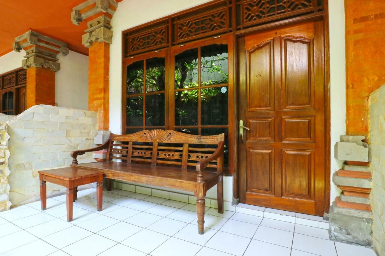 Inada Losmen Seminyak Buitenkant foto